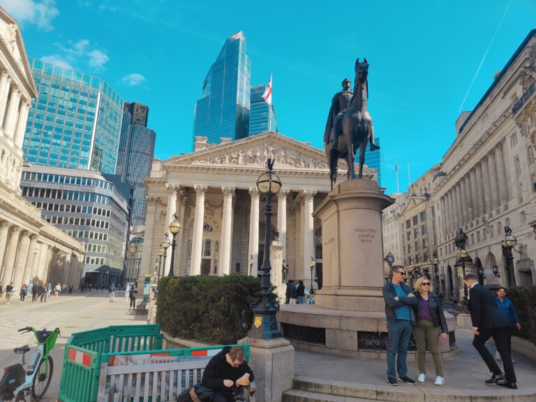 Duke Wellington in front of Royal Exchange