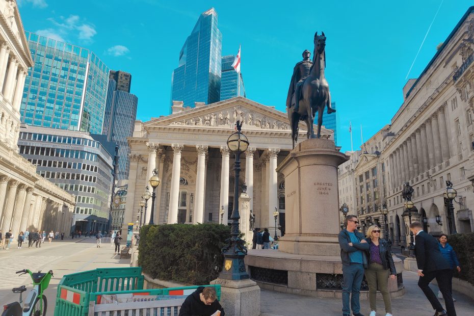 Duke Wellington in front of Royal Exchange
