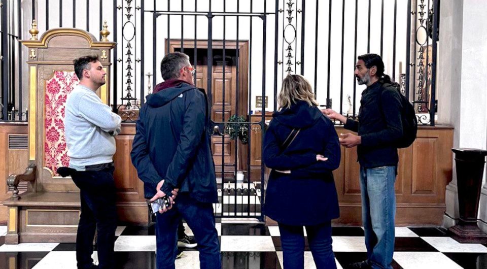 Tour in St Mary le Bows Church Tour in St Mary le Bows Church